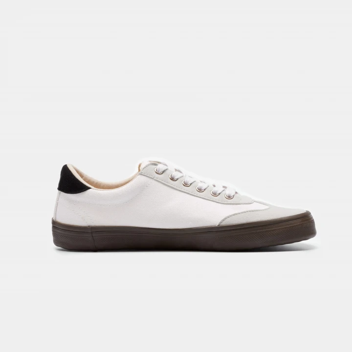 FELIX White-Dark Gum 2.jpg