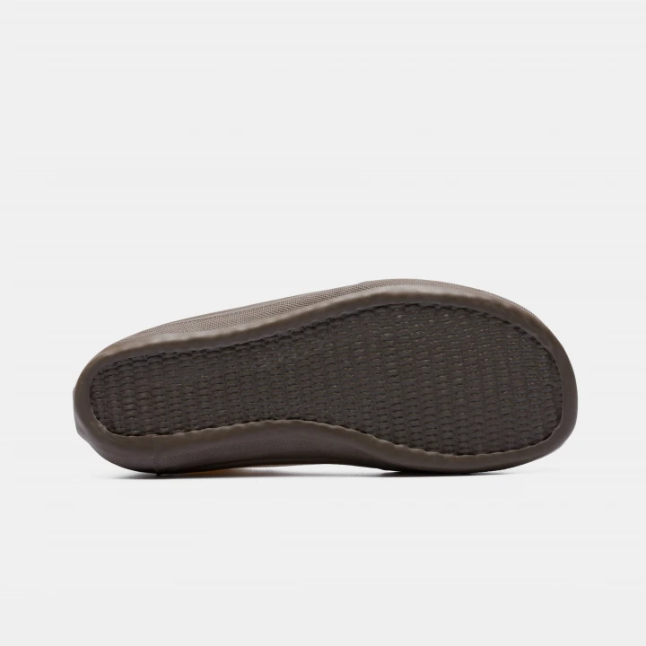 FELIX White-Dark Gum 4.jpg