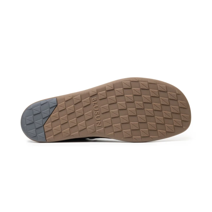 barfussschuh-sneaker-black-flexibel-sohle.webp